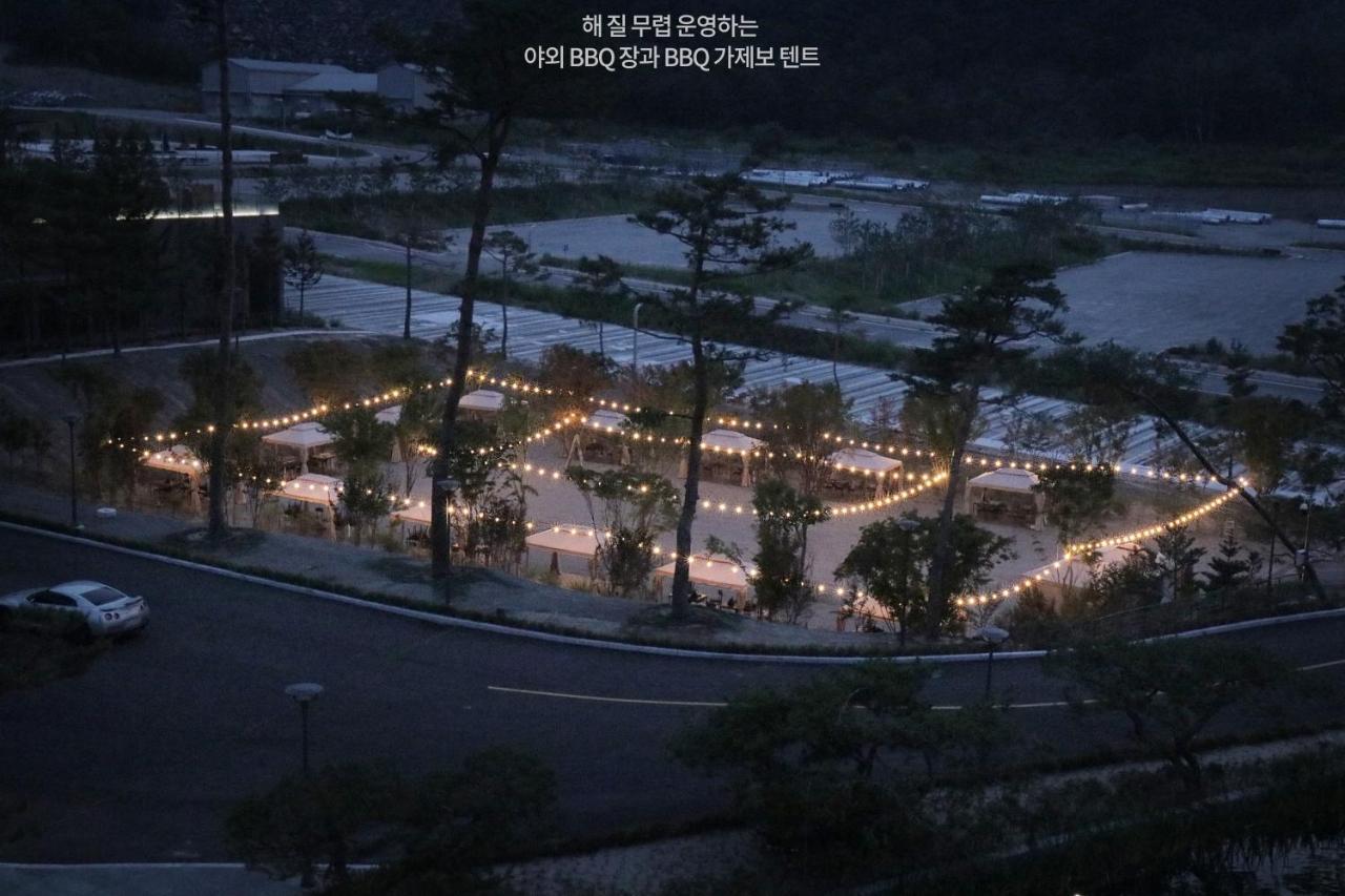 Pine Forest Jeongseon Alpine Resort Exterior photo